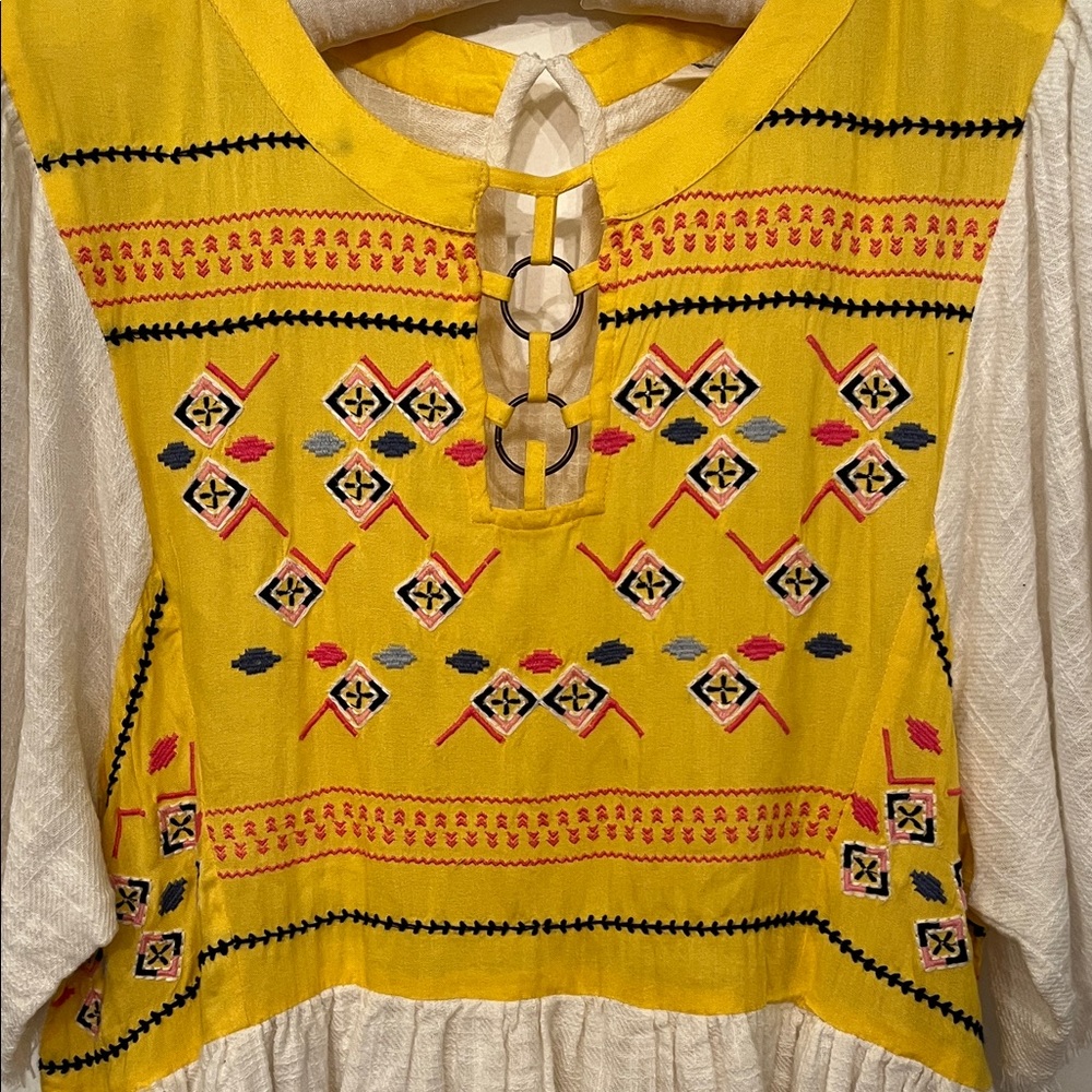 Vibrant Yellow and White Embroidered Blouse Size L - Picture 5 of 5
